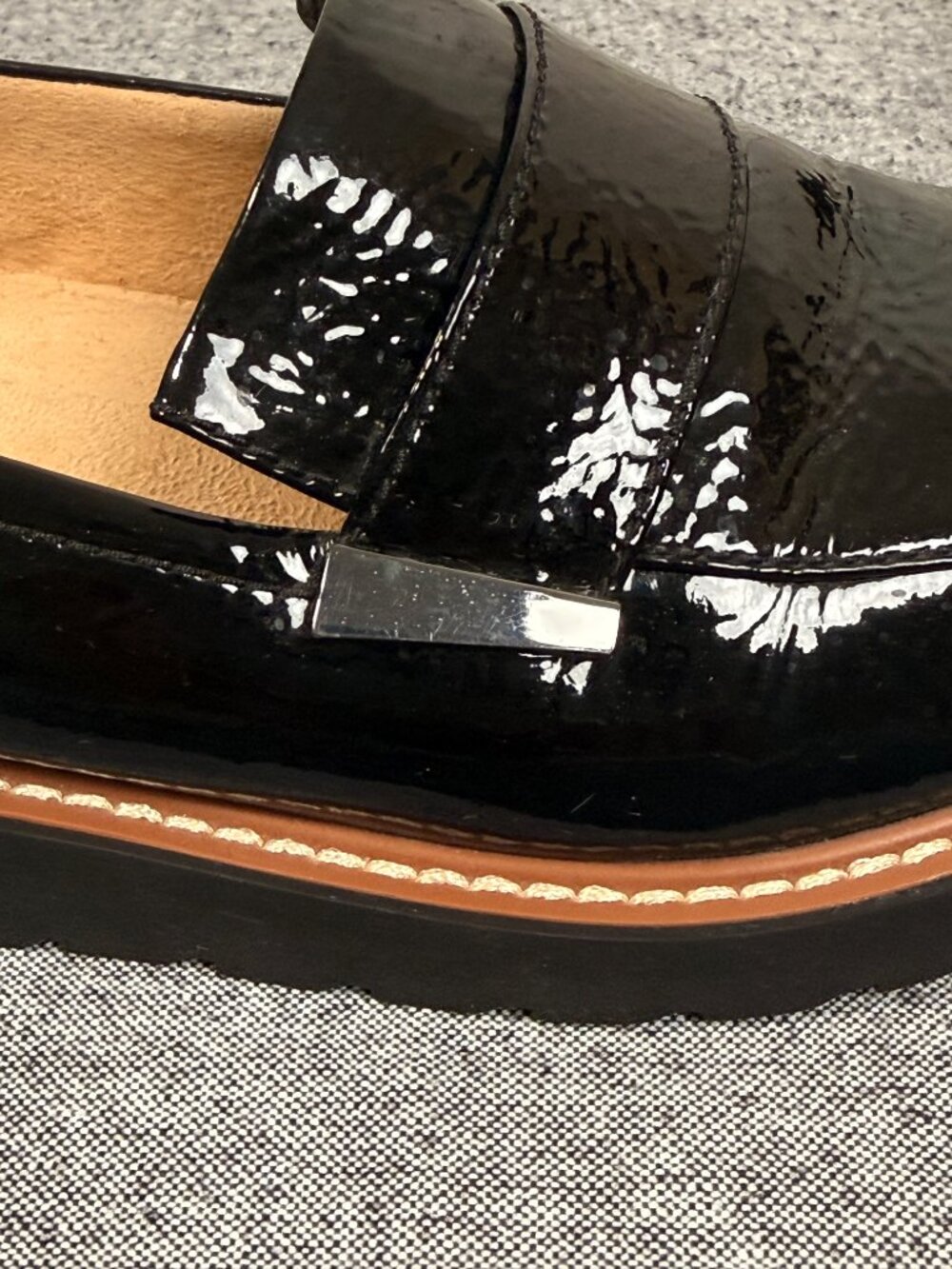 NATURALIZER Women's Black Patent Leather Loafers, Size 7 - Picture 4 of 7